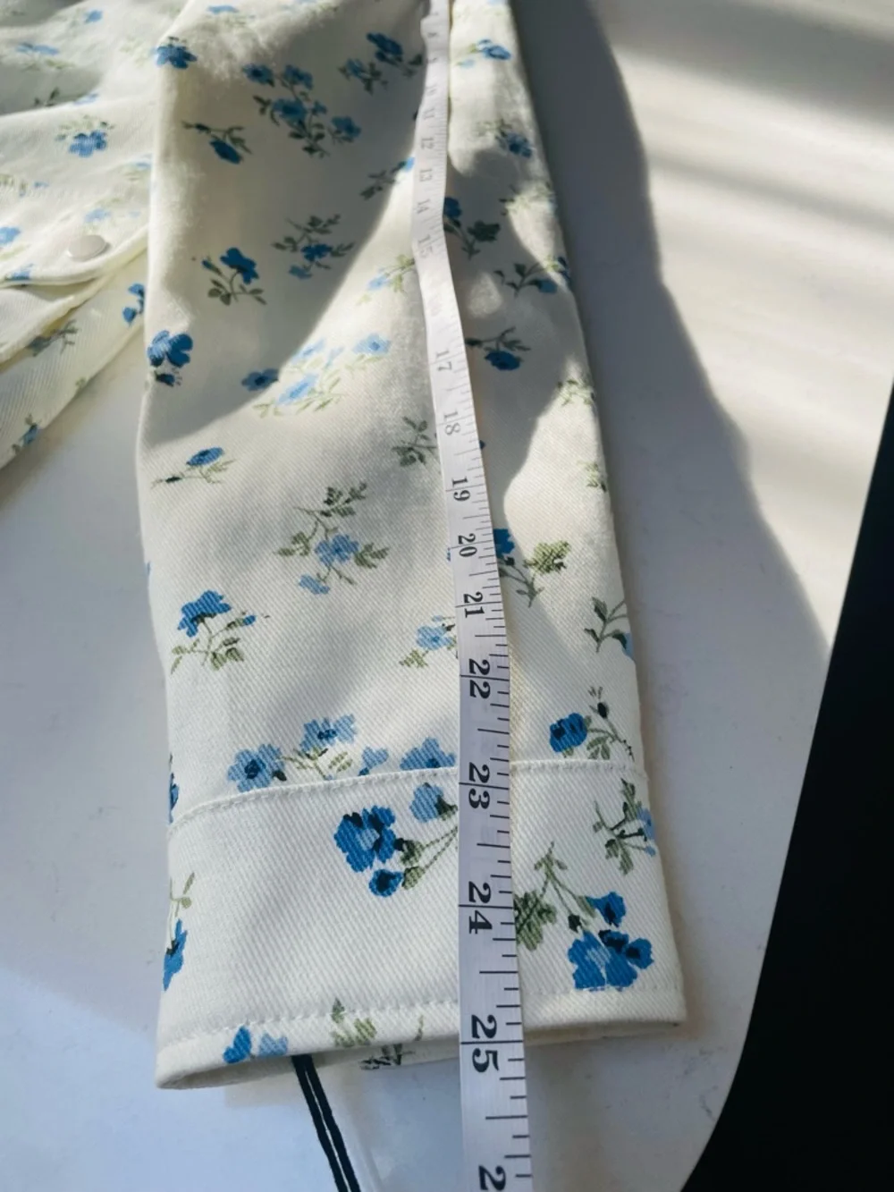 Bagatelle oversized Mixed Media Twill Floral Print Denim Jacket size small - Picture 14 of 15